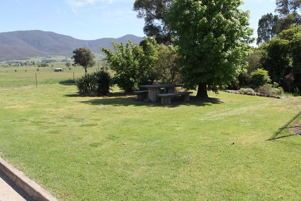 Mountain View Motel Corryong Esterno foto