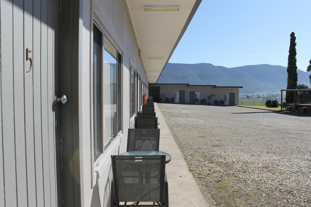 Mountain View Motel Corryong Esterno foto
