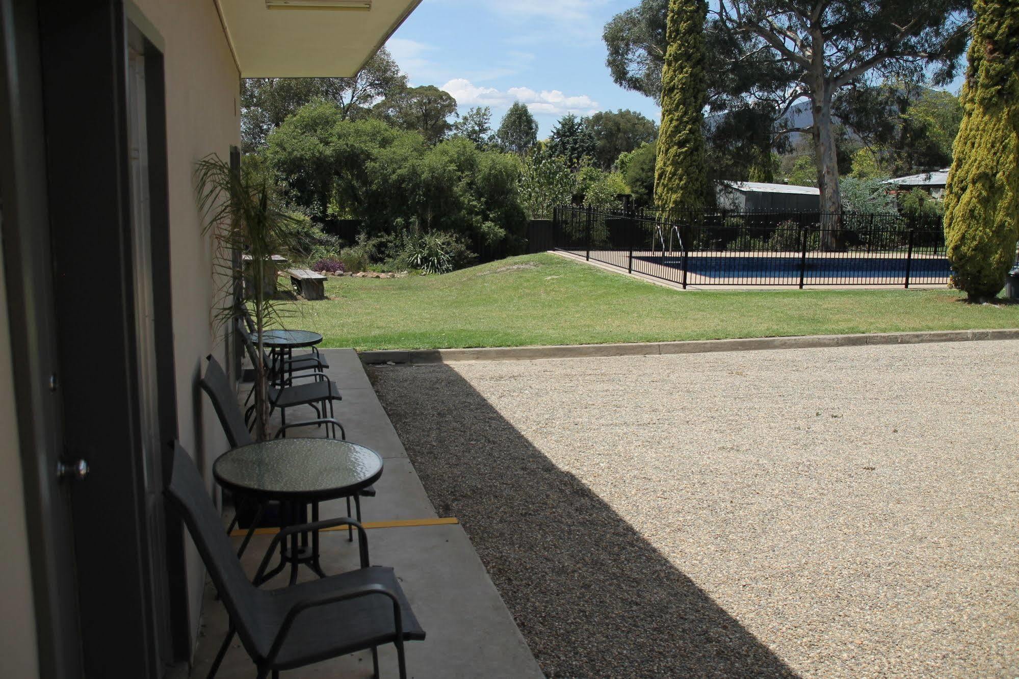 Mountain View Motel Corryong Esterno foto