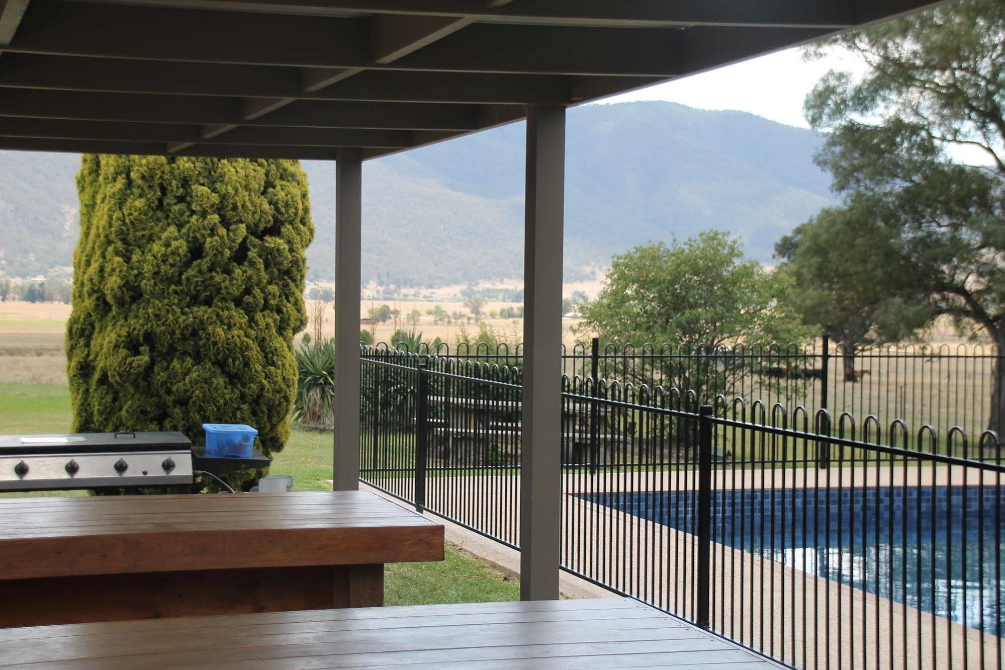 Mountain View Motel Corryong Esterno foto