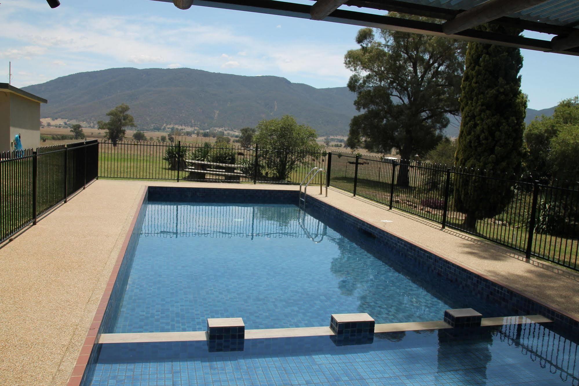 Mountain View Motel Corryong Esterno foto